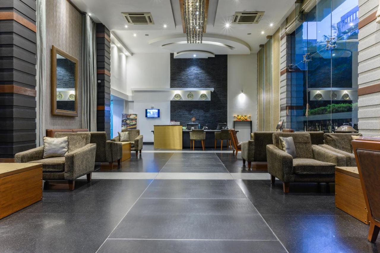 Melange Astris Apart otel Bangalore Dış mekan fotoğraf